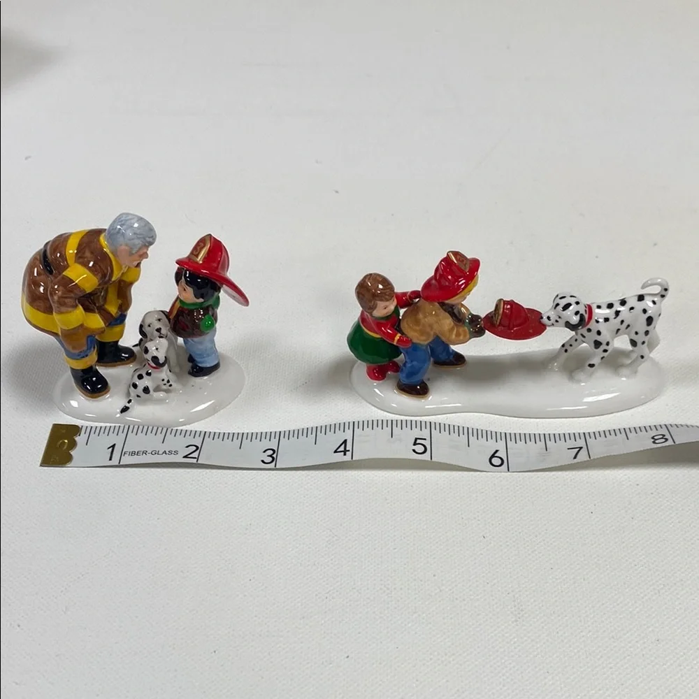Dept. 56 Snow Village Accessory, "Fun at the Firehouse." Set of 2 figures - Picture 12 of 15